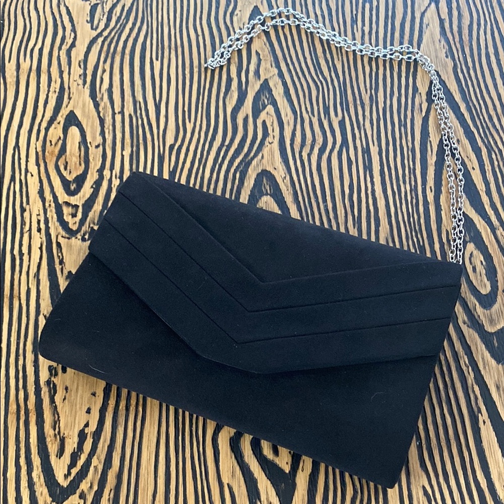 ☀️ 3 for 25 ☀️ Sleek Black Clutch with Flap Closure